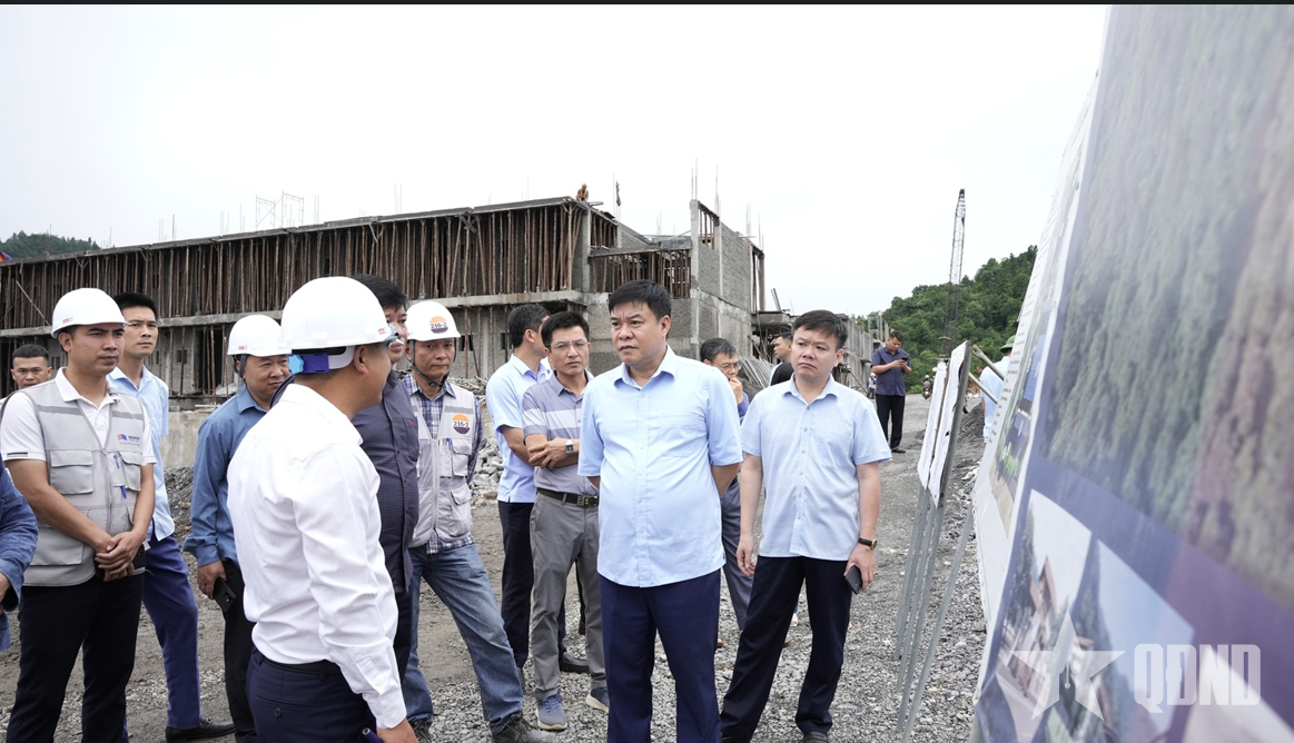 Tuyên Quang kiểm tra tiến độ xây dựng Trường Phổ thông Dân tộc nội trú liên cấp Sơn Vĩ